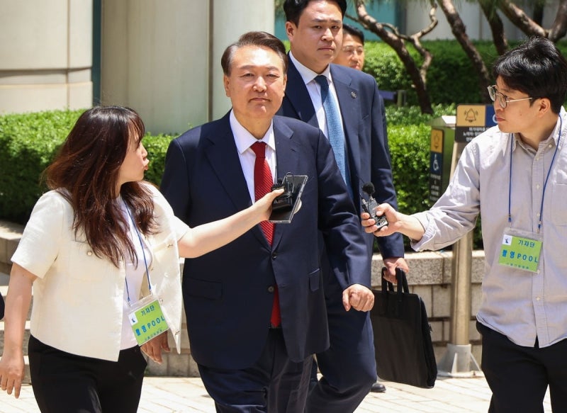 비화폰 서버·<b>국무회의</b> CCTV 확보한 경찰, <b>계엄</b>수사 전환점