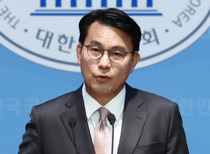 "<b>윤상현 선대위원장</b>이라니 선거 포기했나"…친한계 <b>반발</b>
