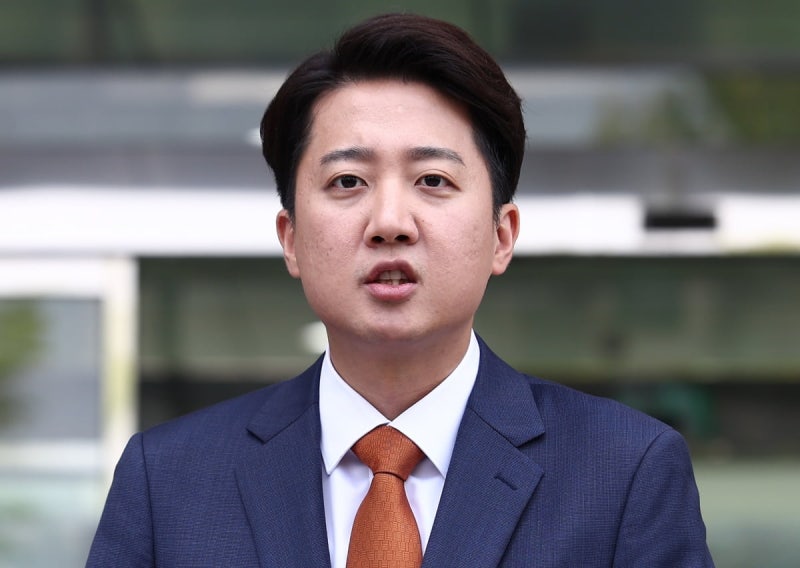 <b>이준석</b> "김문수로는 이재명 못 꺾어…패배 책임져야" [종합]