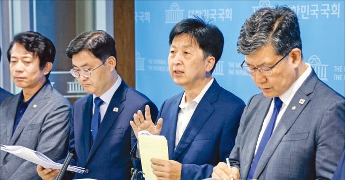 與 '더 강한 상법' 밀어붙인다