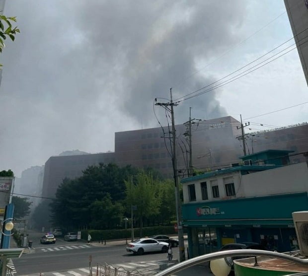 서울 <b>영등포구 공장 화재</b>로 '다량 연기'…시민들 대피