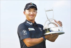 '스크린 왕' 김홍택…부산 필드도 제패