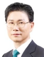 [한경에세이] 영화 같은 현실, 현실 같은 영화