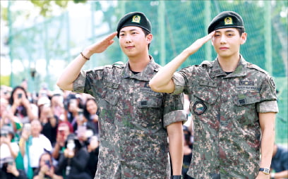 완전체 시동건 BTS…RM·뷔 軍전역