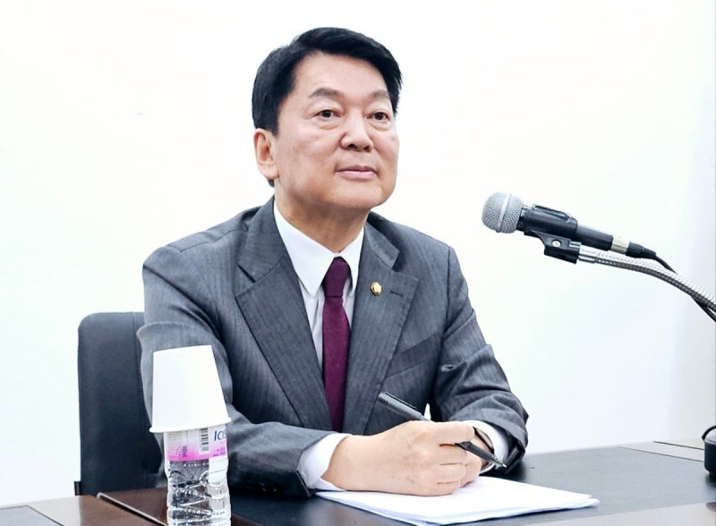 <b>안철수</b> "유임 <b>송미령</b>, 尹<b>계엄 방관</b>한 장관…공직 마감했어야"