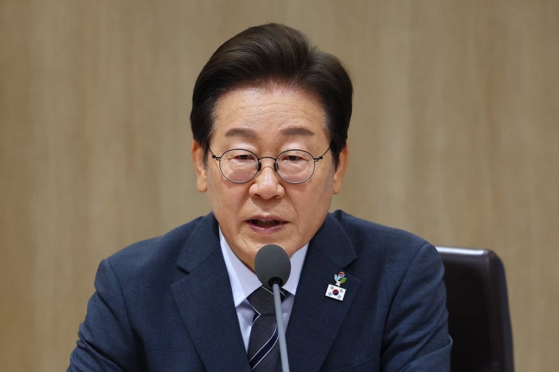 李대통령, <b>유성엽</b> 전 의원 <b>별세</b> 소식에 "깊은 <b>애도</b>"