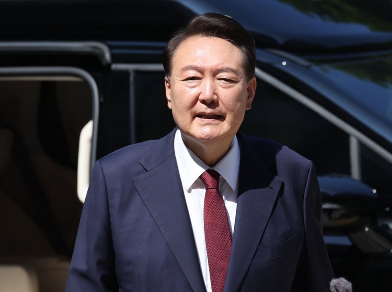 [속보] 내란 특검, <b>윤석열</b> 전 대통령 <b>체포영장 청구</b>