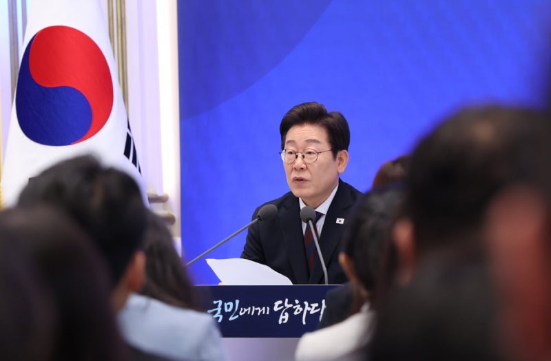 [속보] 李<b>대통령</b> "<b>노동시간 단축</b> 반드시 해야…시점 특정하진 못해"