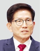 "지금은 자유의 종 울릴 사람이 필요"