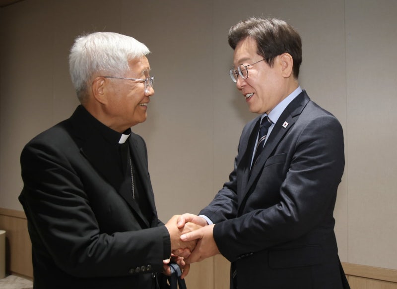 [속보] 李<b>대통령</b> "레오 <b>교황</b> 2027년 방한 전 알현 기회 갖고 싶다"
