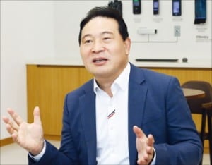 최은수 "AI가 사각지대 탐지…정찰 로봇도 개발"