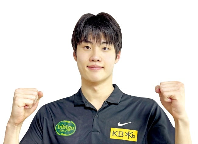 주먹 '불끈' 황선우 "수영 세계선수권 4연속 메달 기대하세요"