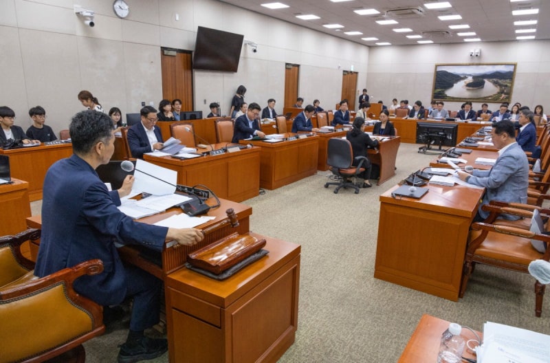 [속보] 尹 거부했던 <b>양곡관리법</b>, <b>농해수위</b> 소위 <b>통과</b>