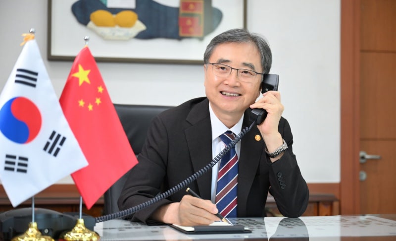 왕이 中<b>외교</b>부장, <b>조현 외교장관</b>에 "긴밀히 협력하자" 당부
