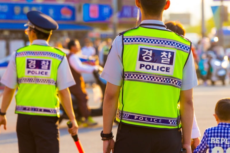 "앗 실수"…<b>스토킹</b> 피의자에게 피해자 집 주소 보낸 <b>경찰</b>