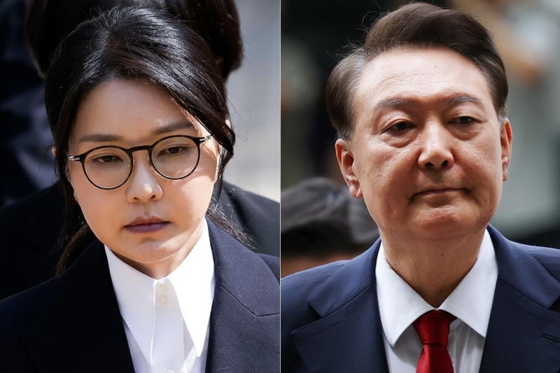 "尹 <b>부부</b>, <b>계엄</b> <b>공동책임</b>"…시민 1.1만명 위자료 소송
