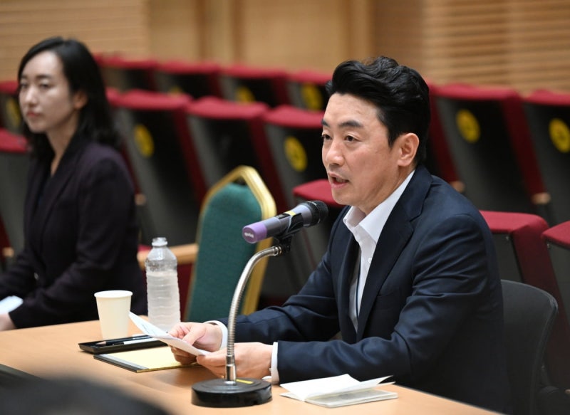 <b>강훈식</b> "국채발행 검토할 수밖에 없어…부동산 공급책 조속 발표"