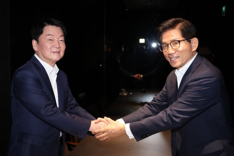 <b>김문수</b>, <b>안철수</b>와 오찬 회동…결선 앞두고 '찬탄표' 흡수 시도