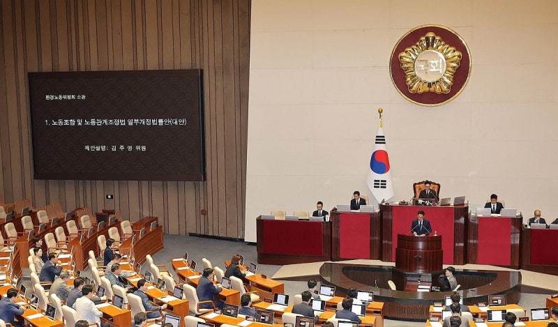 필리버스터 종료…<b>노란봉투법</b> 與 주도로 <b>본회의 통과</b>