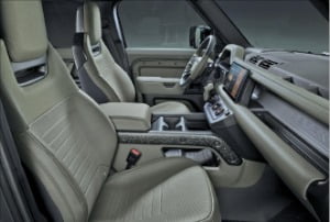 올 뉴 디펜더 OCTA 에디션 원 실내. /JLR코리아 제공