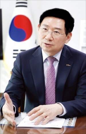 이상일 시장 "반도체는 시간이 보조금…신속 인허가 지원"