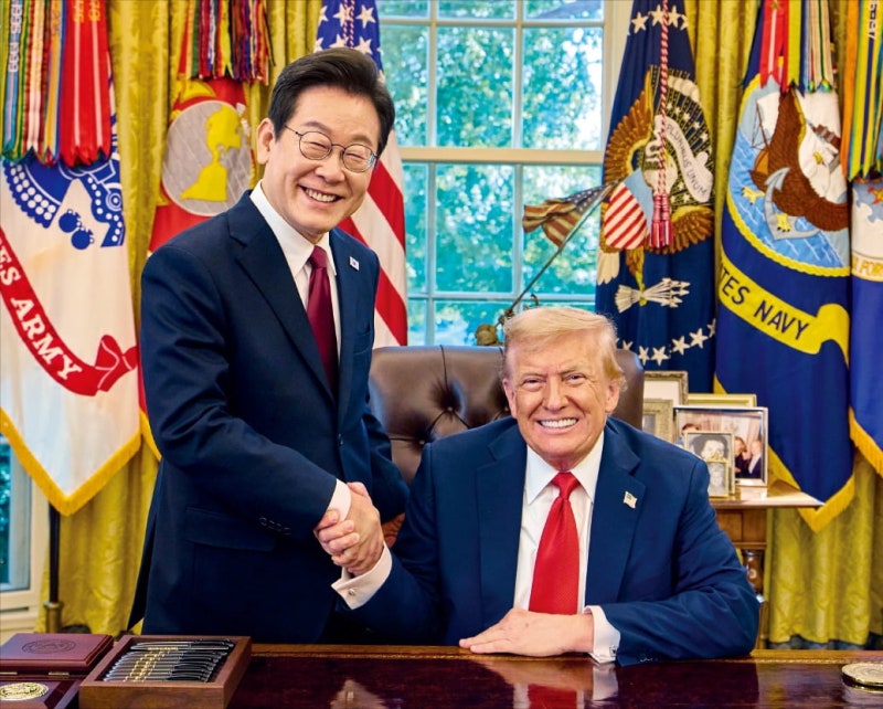 李 "안미경중, 더는 할 수 없다…국방비 늘릴 것"