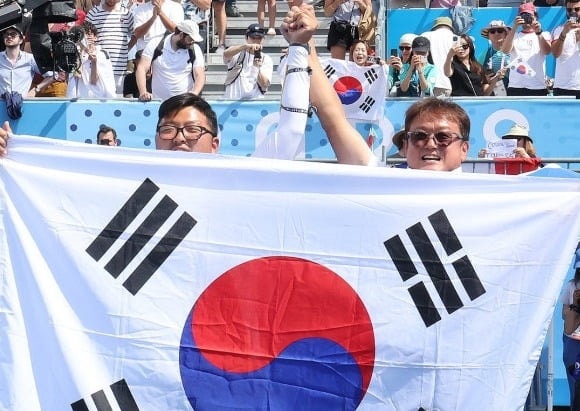 파리올림픽 <b>양궁</b> 대표팀 <b>감독</b>, 숨진 채 발견…"병사 추정"