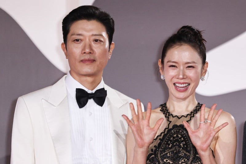 <b>손예진</b>·박희순 "'어쩔수가없다'는 참 이상한 영화" [여기는 <b>베니스</b>]