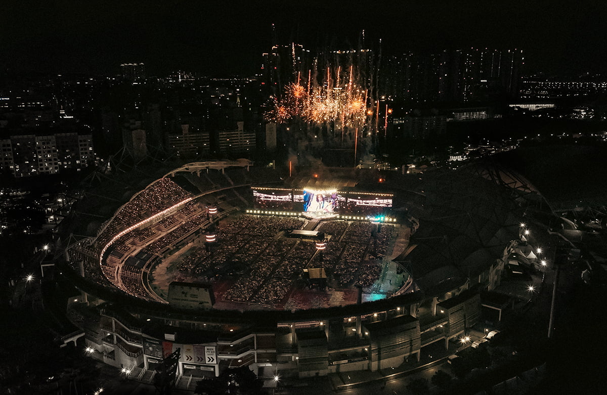스타디움 채운 <b>데이식스</b>, '국민 밴드' 자부심 된 10년 [리뷰]