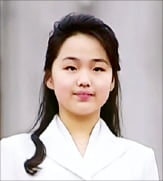 김주애 첫 외교무대 데뷔…北 후계자 '신고식'