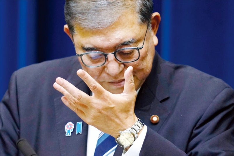 日 이시바 사퇴…차기 <b>총리</b>는 <b>다카이치</b> vs 고이즈미 '2파전'
