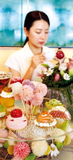 제철 재료로 꾸민 'K애프터눈티'…캐릭터·연예인 컬래버로 팬덤 저격