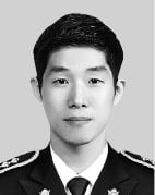 '살신성인' 30대 해경, 구명조끼 벗어주고 순직