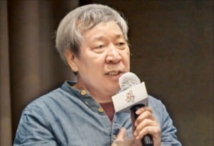中 대표 작가 옌롄커 "한국 문학의 자유 좋아해"