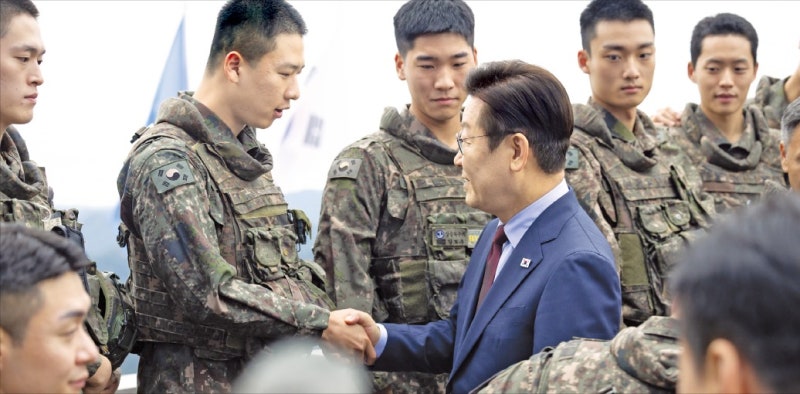 李대통령 "강원 군사보호구역, 꼭 필요한 곳 말고 다 풀어야"