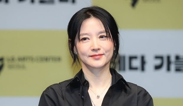 <b>이영애</b>도 1년에 3번 받는다는 그 시술, 정체가 뭐길래? [김소연의 엔터...