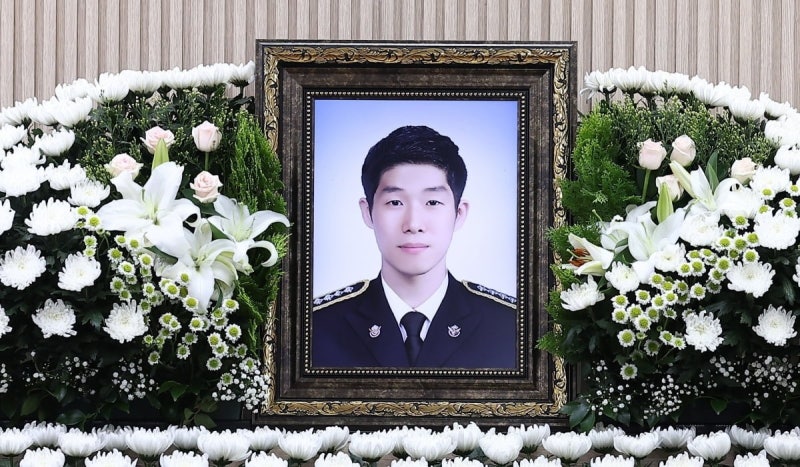 "영웅 만들어야" 폭로…숨진 <b>해경</b> 두고 '침묵 강요' <b>논란</b>