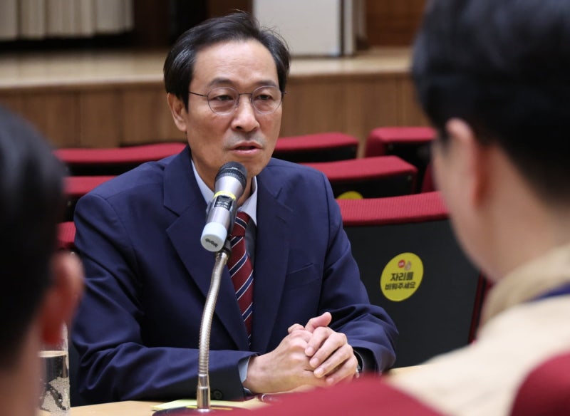 대통령실 "<b>대법원장 거취 논의</b>한 바 없다"