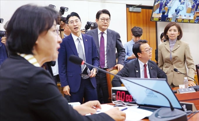 전례없는 '野간사 선임' 표�결…나경원 낙마시킨 巨與 법사위