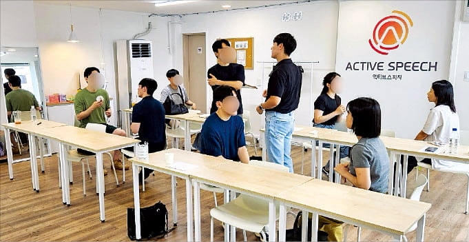 "제발 전화 안 오길"…2030 '콜포비아'에 인기 폭발한 곳