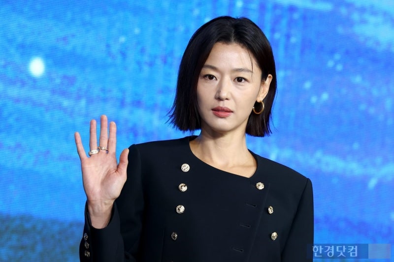 <b>전지현</b> '북극성' 발언 후폭풍?…<b>중국</b> 기업 <b>광고 취소</b> 전말