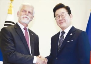李, 유엔총장·체코 정상과 회담…대북정책 지지·경제협력 요청