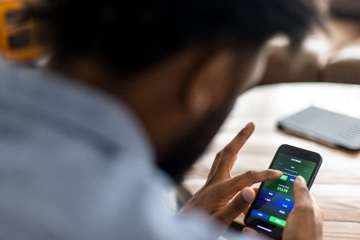 外人은 3조 쓸어담고…개미는 3조 넘게 팔아치우고