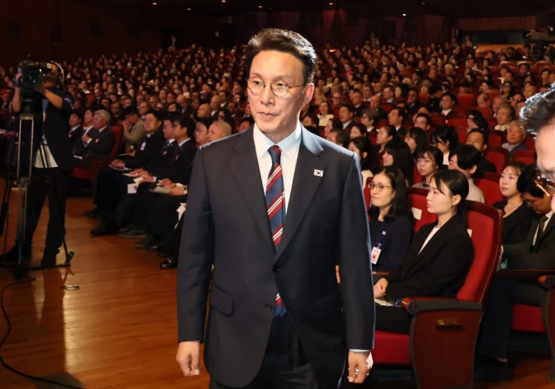 김 총리 "'<b>냉부해</b>' 시비 안타까워…<b>대통령</b> 1인다역 필연적"