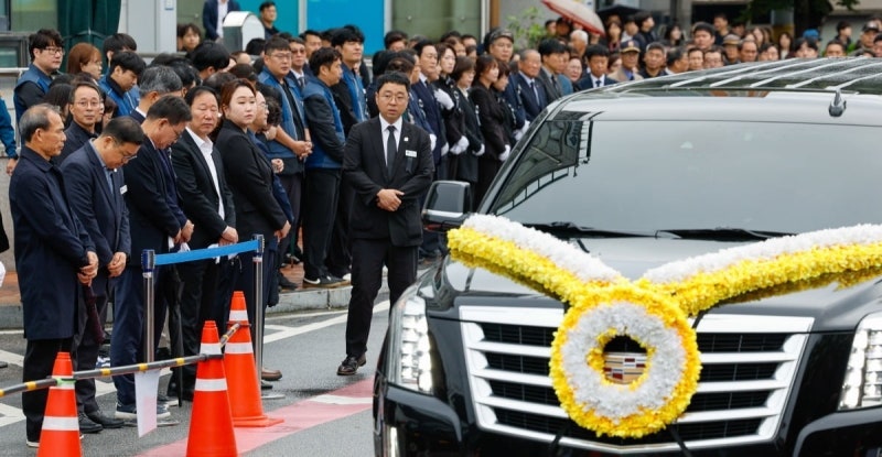 <b>특검</b> 조사 뒤 숨진 <b>양평</b> 공무원 영결식…<b>군수</b> "명예 회복 약속"