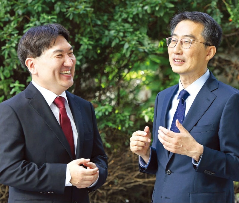 "기업 진입·퇴출 자유로울 때 서비스업 발전…자본·노동 규제 풀어야"
