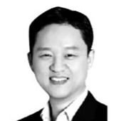[토요칼럼] 삼겹살 값 올리는 건 사장님이 아니다