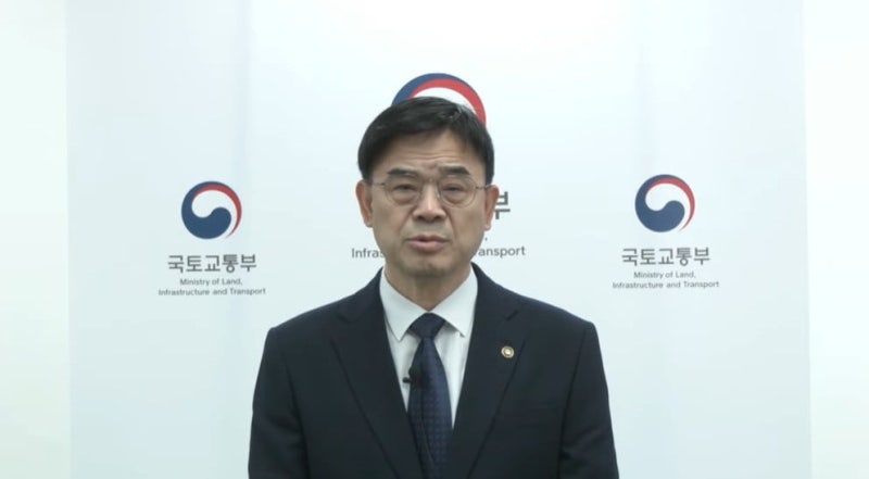 "떨어지면 집 사라"던 <b>이상경</b> 국토차관 대국민 사과