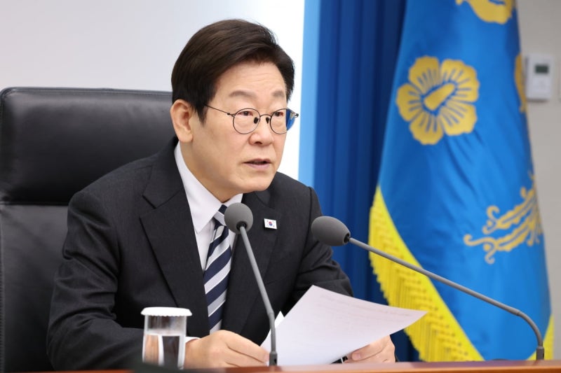 [속보] 李대통령 "<b>사정기관</b>이 국가질서 어지럽혀…엄정히 단죄해야"