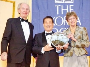 "한·미 협력 기여" 장인화, 밴플리트상 수상